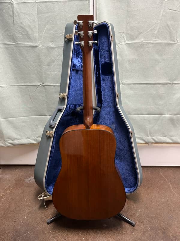 1977 Martin D-18