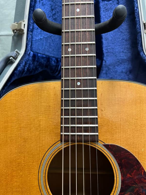 1977 Martin D-18