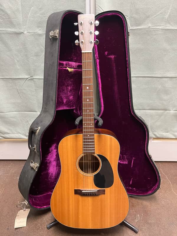 1971 Martin D-18